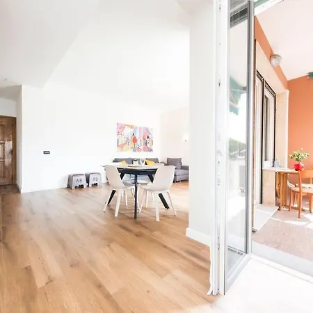 Flat At 5 Min Walking To The Sea Daire