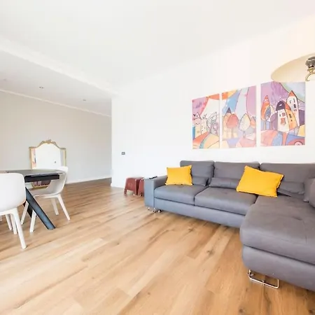 Flat At 5 Min Walking To The Sea Apartman *